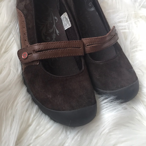 Merrell Mary Janes Brown - Picture 2 of 8